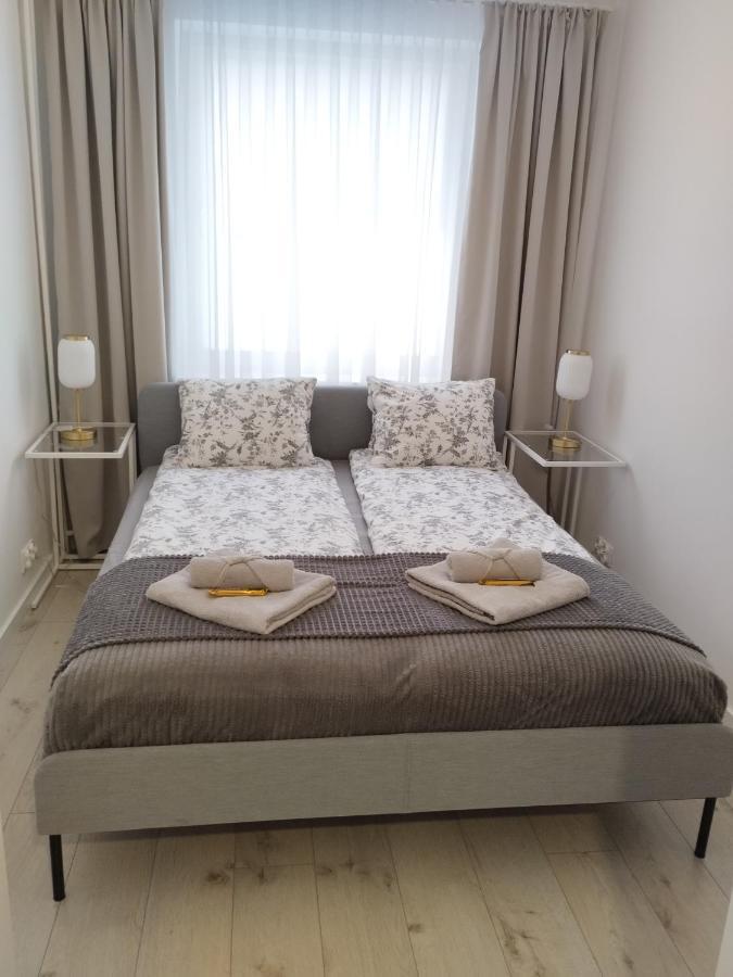 Moon Apartment Вроцлав Екстер'єр фото