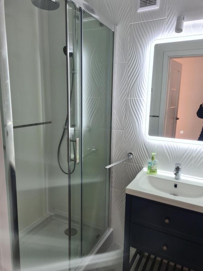 Moon Apartment Вроцлав Екстер'єр фото