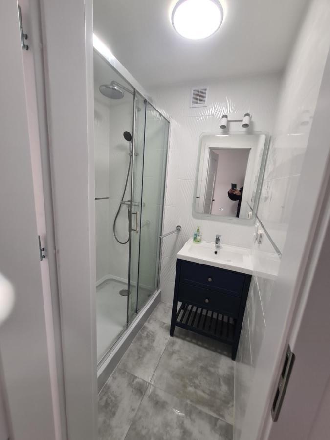 Moon Apartment Вроцлав Екстер'єр фото